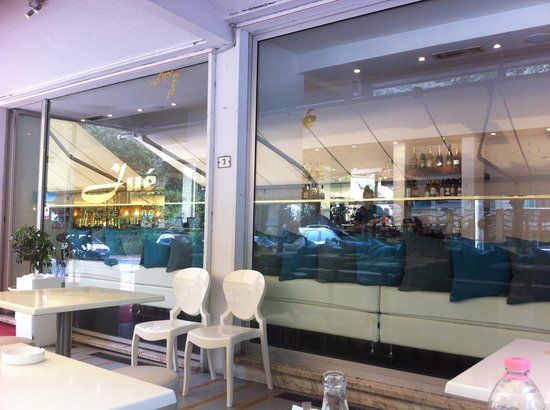 Jue Cafe Living