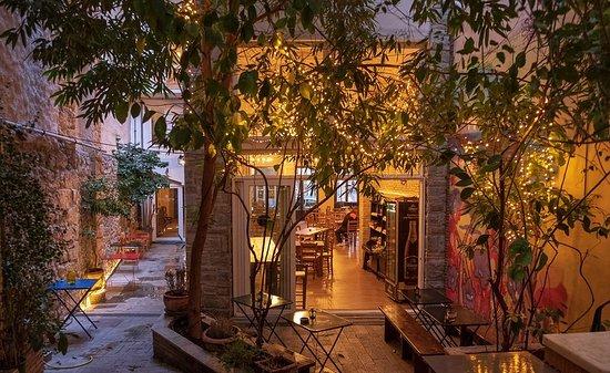 Asteriskos Art Hub