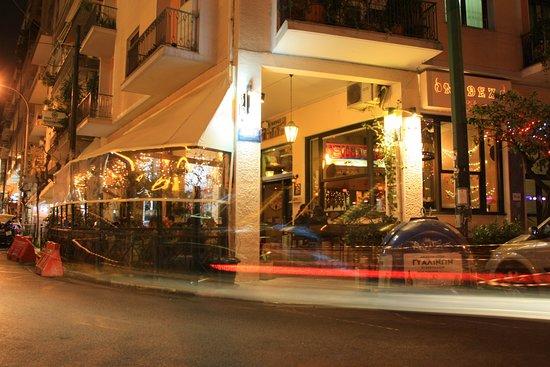 Medez Cafe & Bar