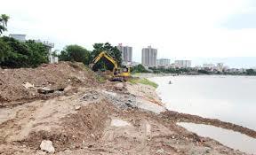 Dinh Cong Lake