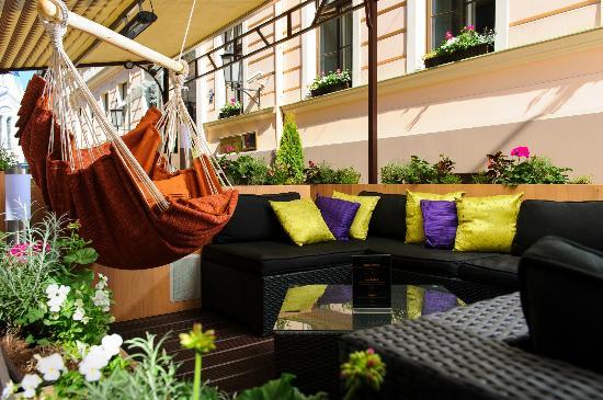 SUITE Restaurant & Lounge