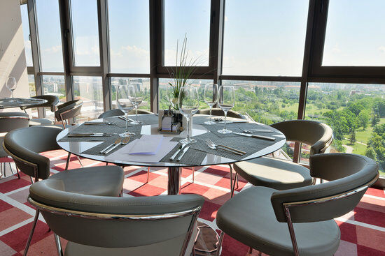 Zest Restaurant